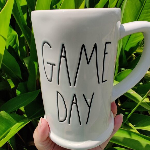 NEW! Rae Dunn “Game Day” mug 🏈🏈 - Picture 6 of 7